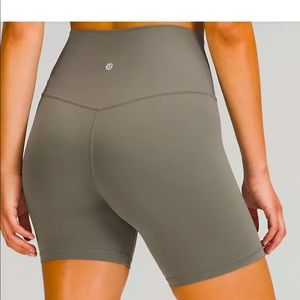 Lululemon alight shorts